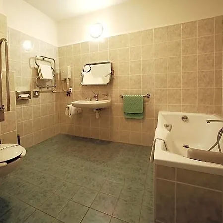 Hotel Central Hotel 4*