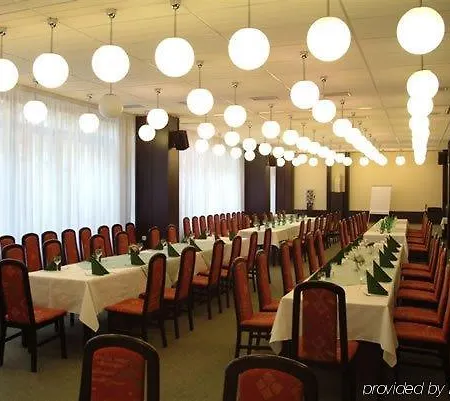 Hotel Central 4* פלזן