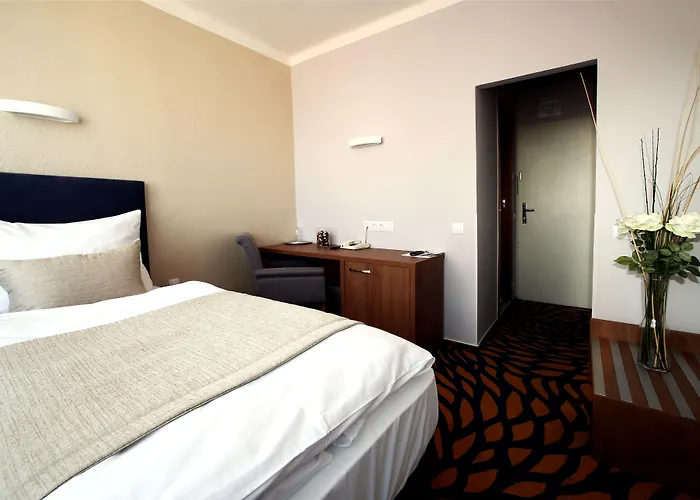 Hotel Central Hotell 4*
