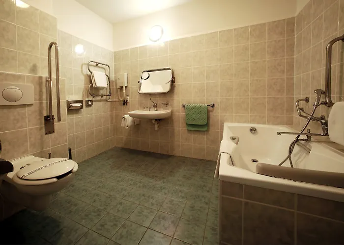 Hotel Central 4*